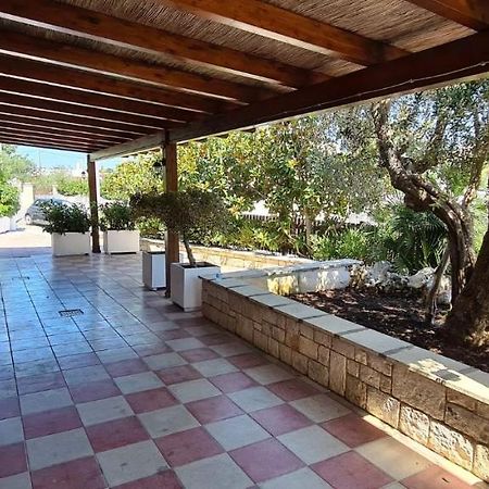 Bed And Breakfast La Terrazza Чистернино Экстерьер фото