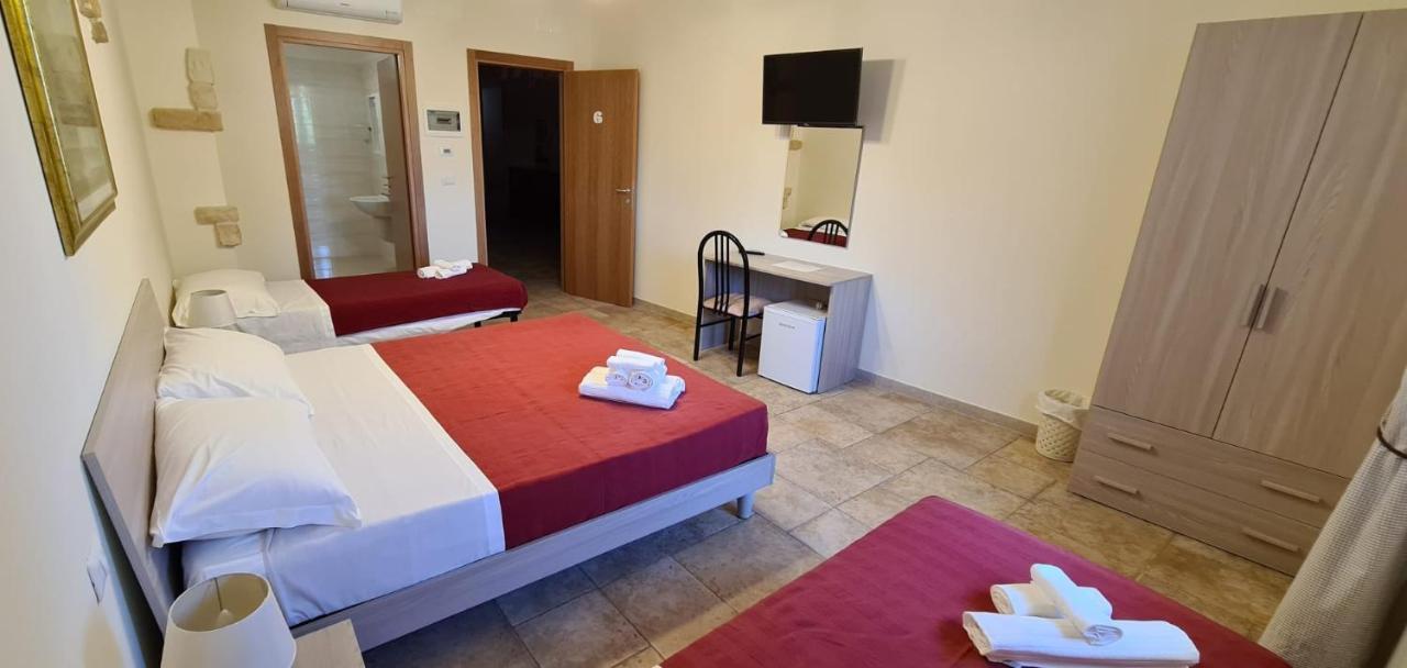 Bed And Breakfast La Terrazza Чистернино Экстерьер фото