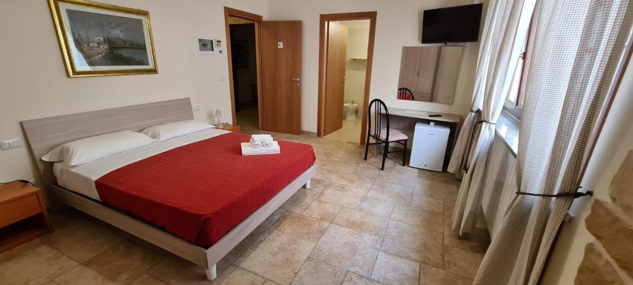Bed And Breakfast La Terrazza Чистернино Экстерьер фото