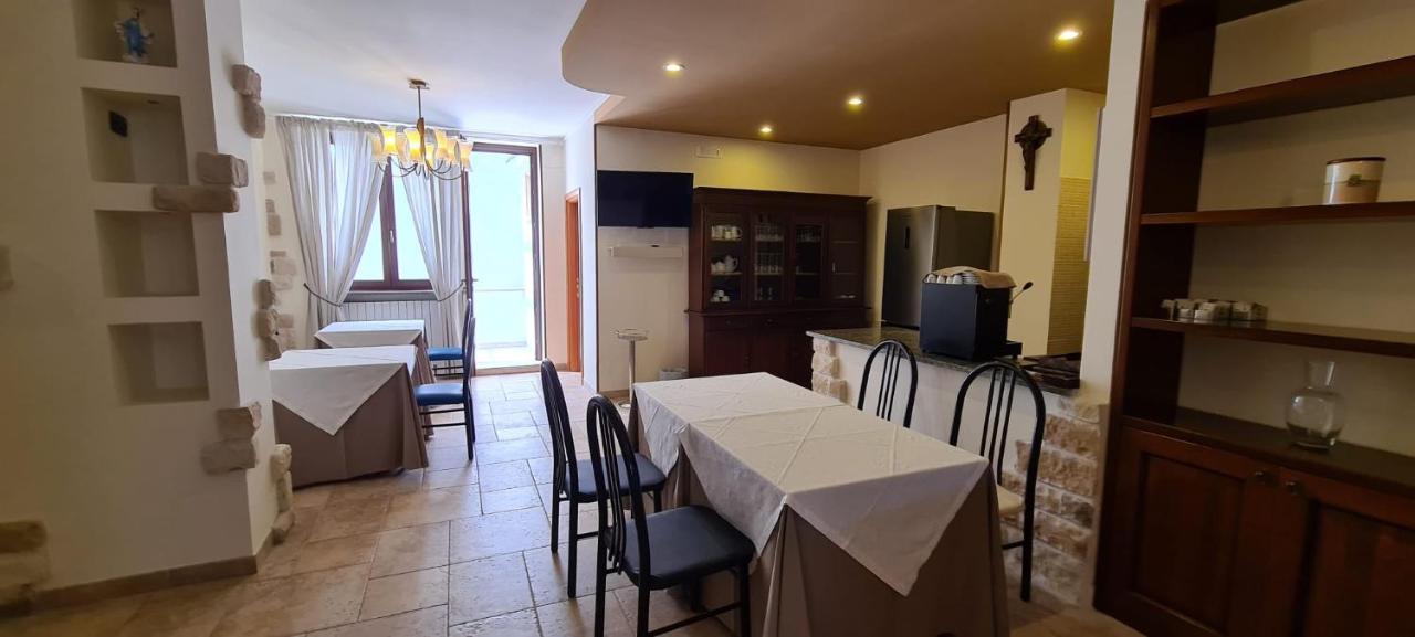 Bed And Breakfast La Terrazza Чистернино Экстерьер фото