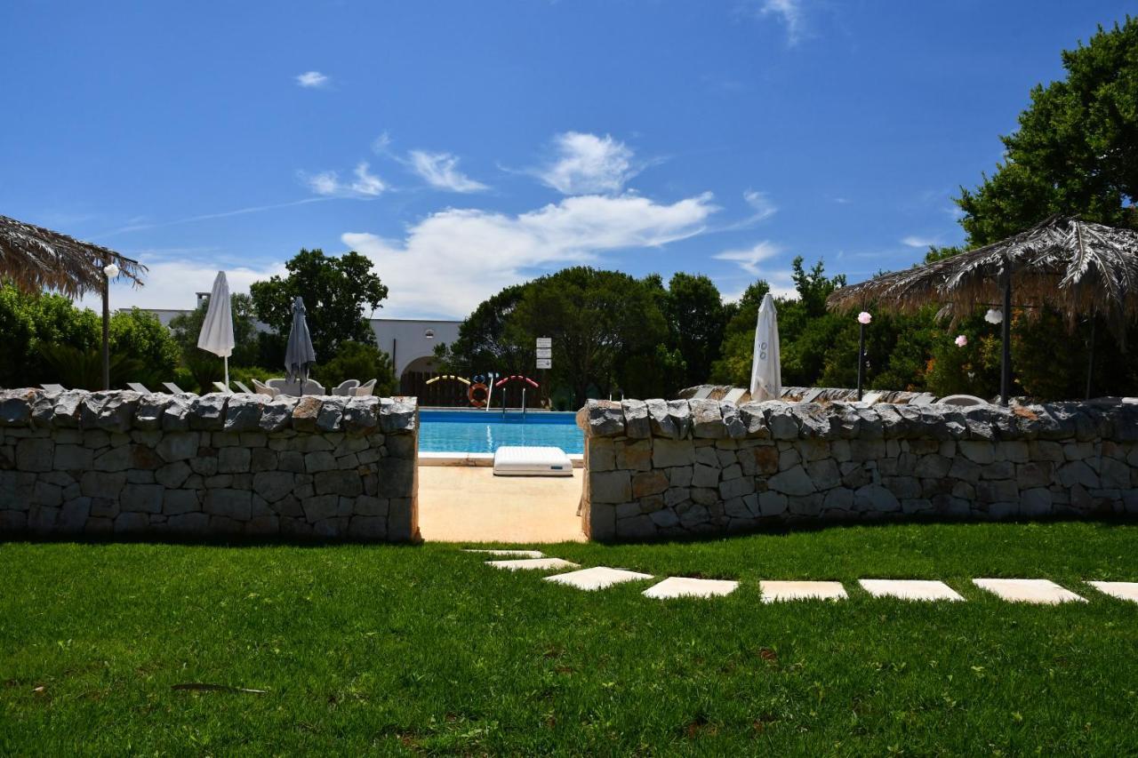 Bed And Breakfast La Terrazza Чистернино Экстерьер фото